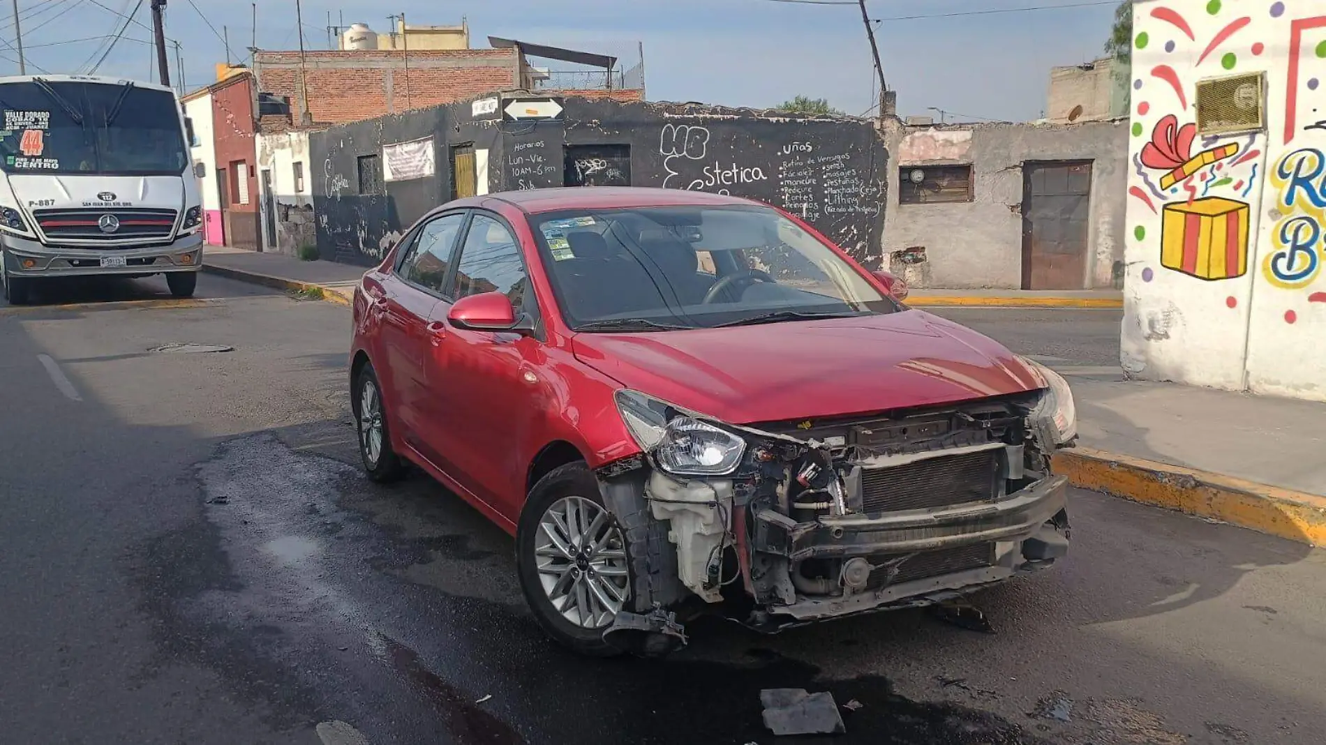 SJR POLI EL CARRO QUEDO DESTROZADO